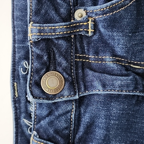 American Eagle  Women's Stretch Blue Dark Wash Denim Jean Shorts Size 2 - Picture 4 of 15